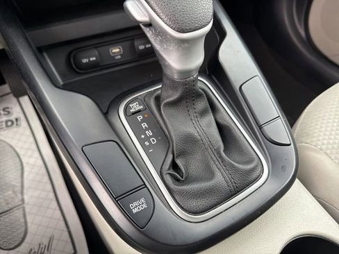 Used 2023 Kia Soul LX image 33