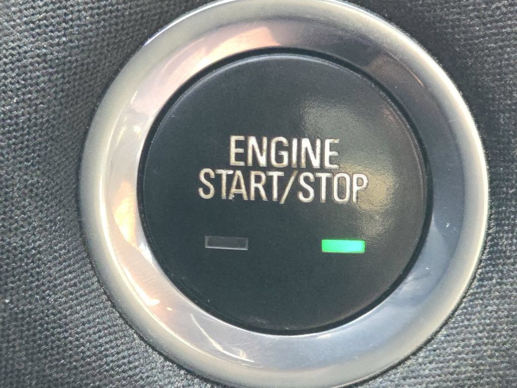 Used 2022 Chevrolet Malibu LT FWD image 31