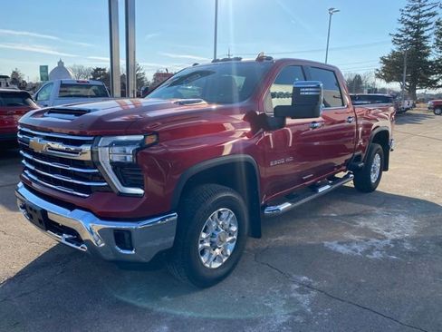 Used 2025 Chevrolet Silverado 2500 LTZ image 6