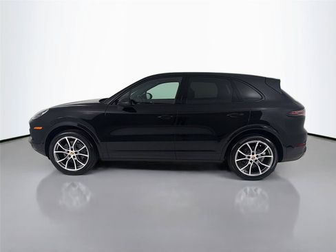 Certified 2023 Porsche Cayenne w/ Premium Package AWD/4WD image 2