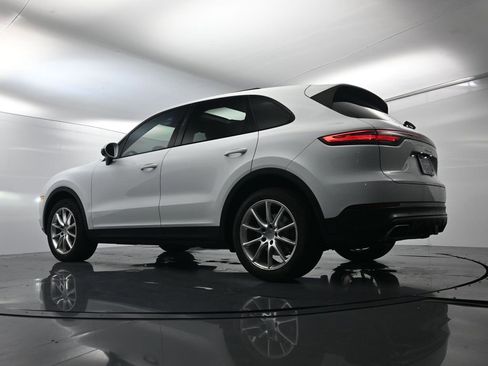 Used 2021 Porsche Cayenne image 45