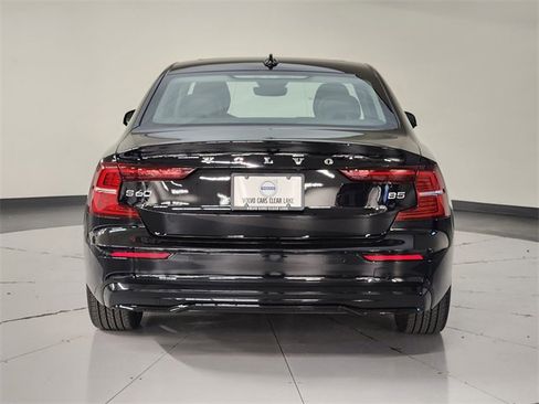 Used 2024 Volvo S60 B5 Core image 10