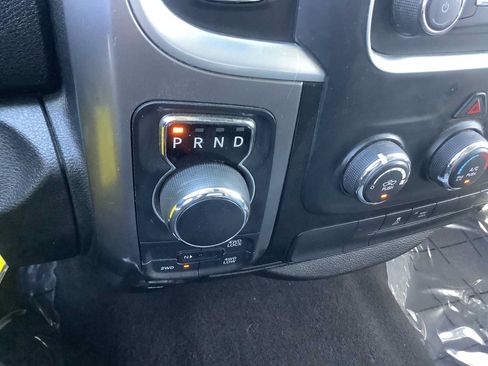 Used 2021 RAM 1500 Classic SLT AWD/4WD image 17
