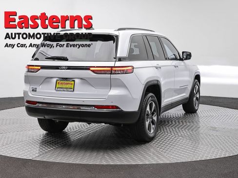 Used 2023 Jeep Grand Cherokee 4WD 4xe image 5