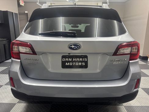 Used 2017 Subaru Outback 2.5i Premium AWD/4WD image 9