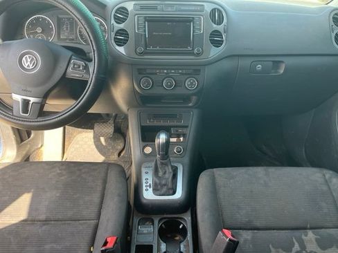 Used 2018 Volkswagen Tiguan Limited w/ Premium Package AWD/4WD image 9