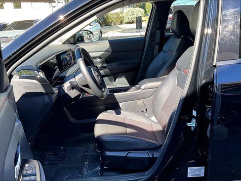 Used 2025 Nissan Kicks SR image 32