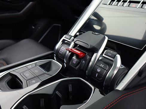 Used 2020 Lamborghini Urus image 38