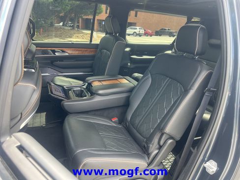 Used 2024 Jeep Grand Wagoneer L Series III AWD/4WD image 22