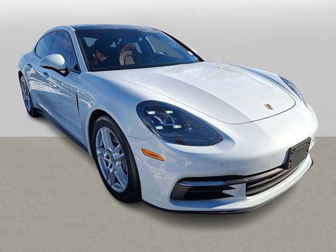 Used 2018 Porsche Panamera 4 image 3