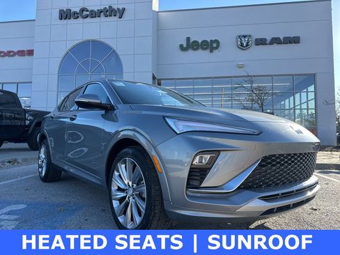 Used 2024 Buick Envista Avenir image 1