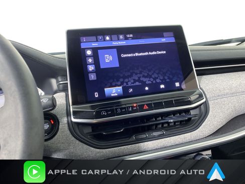 Used 2022 Jeep Compass Latitude image 2