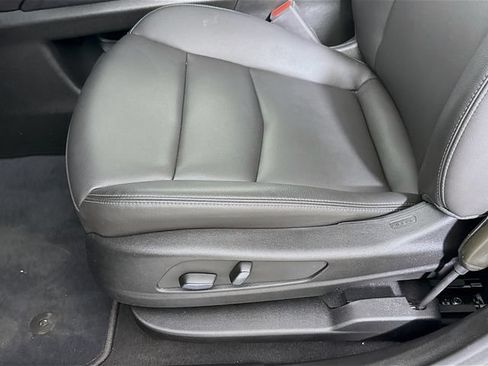 Used 2025 Cadillac XT6 Luxury FWD image 20