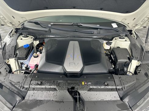 Used 2023 Kia EV6 Wind image 34