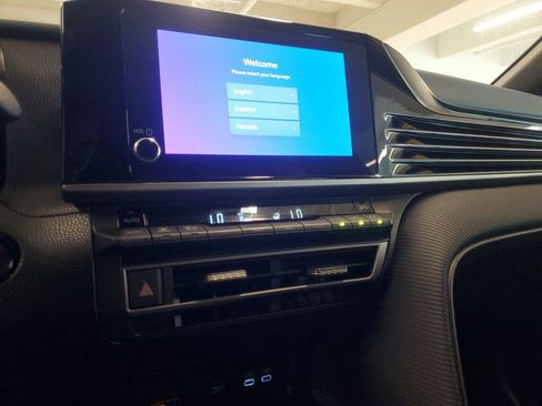 Certified 2025 Toyota Camry SE image 24