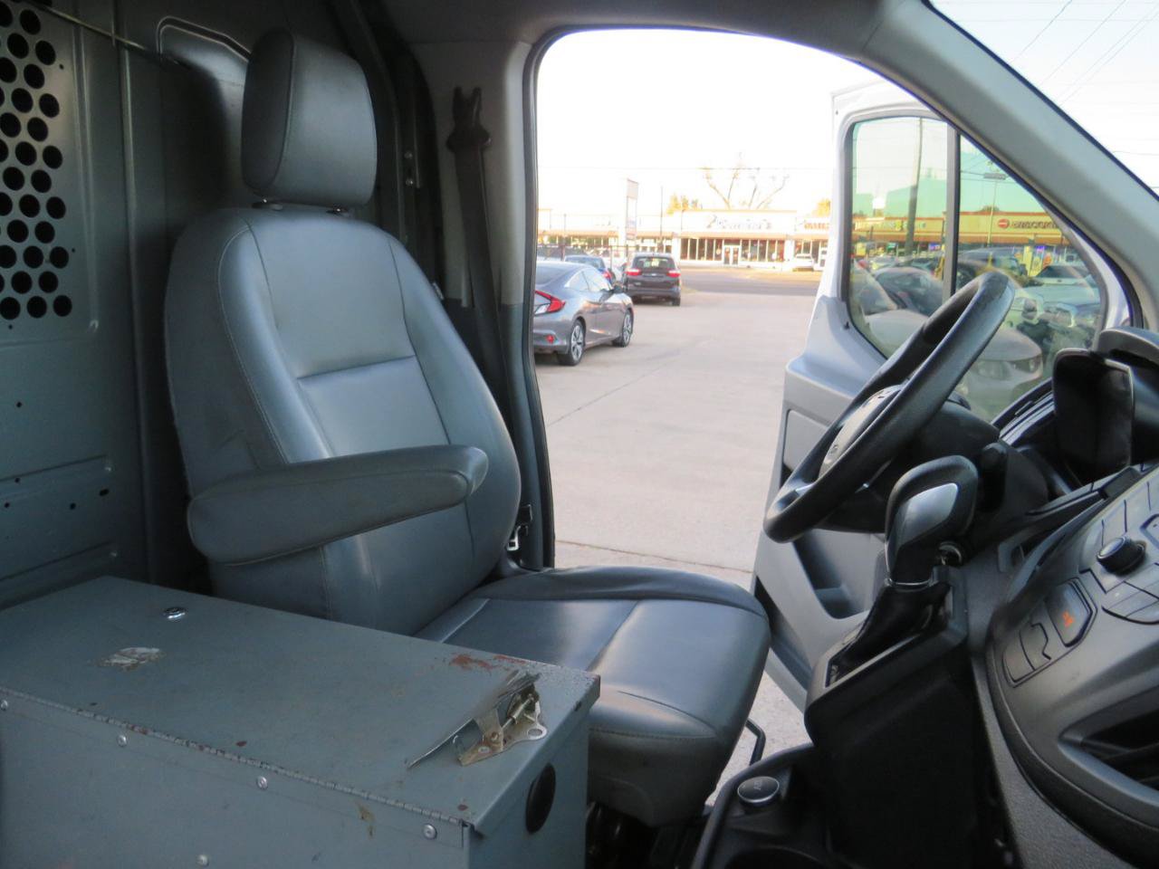 Used 2018 Ford Transit 250 130 Low Roof RWD image 16