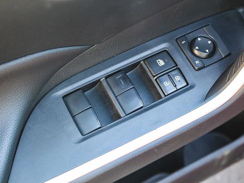 Used 2020 Toyota RAV4 LE w/ Carpet Mat Package image 28