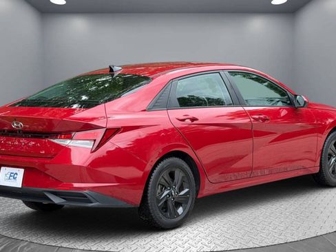 Used 2021 Hyundai Elantra SEL w/ Convenience Package FWD image 7