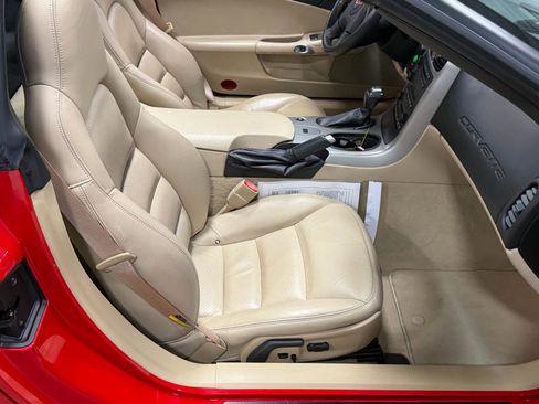 Used 2005 Chevrolet Corvette Coupe w/ 2LT w/ Preferred Equipment Group RWD image 10