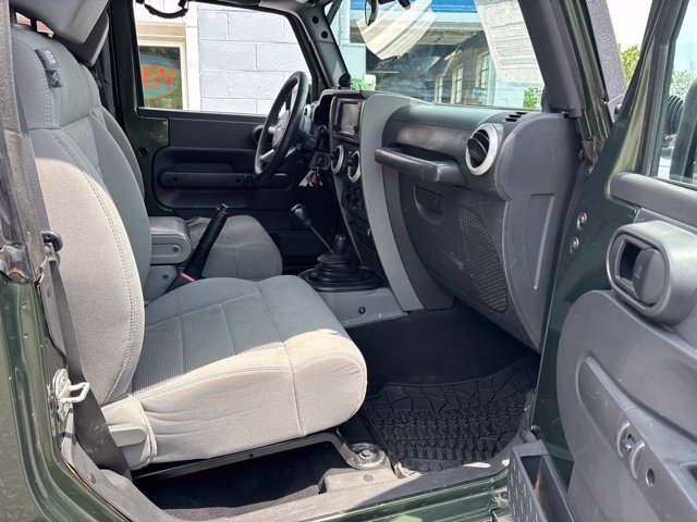 Used 2009 Jeep Wrangler Sahara w/ Dual Top Group AWD/4WD image 8