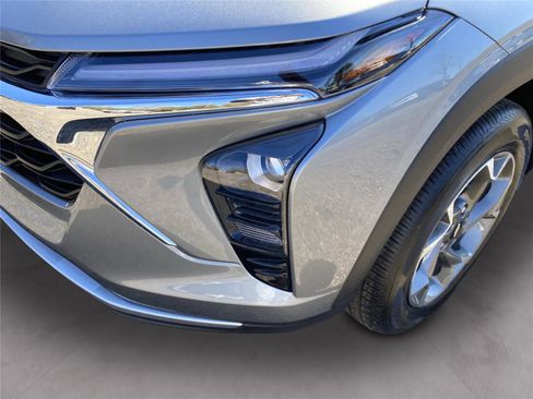 New 2026 Chevrolet Trax LT w/ Driver Confidence Package image 10