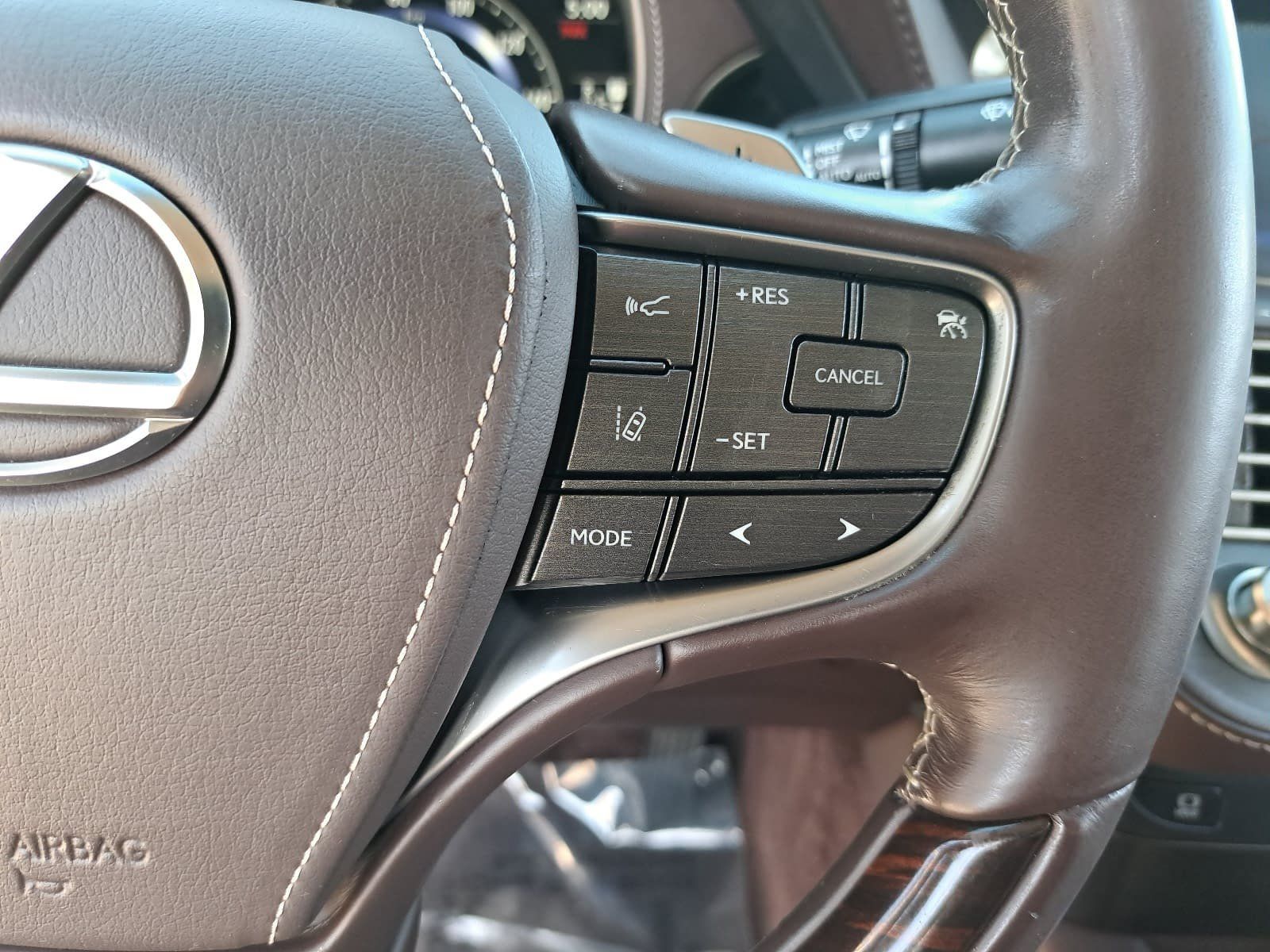 Used 2018 Lexus LS 500 w/ Luxury Package RWD image 19