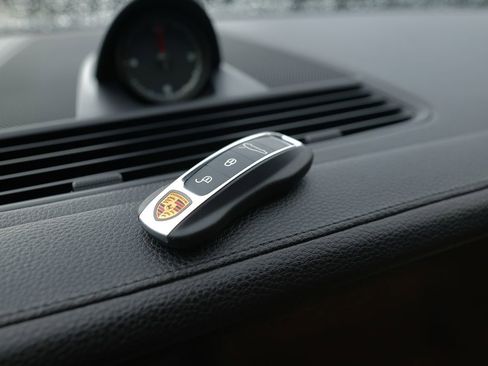 Used 2018 Porsche Panamera image 7