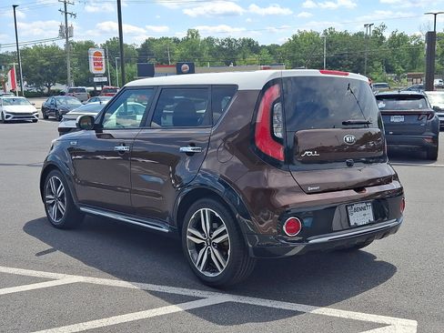 Used 2017 Kia Soul + FWD image 4
