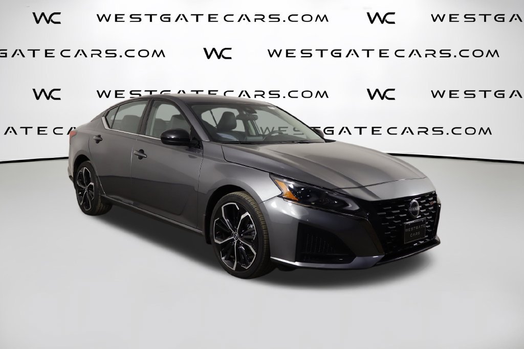 Used 2024 Nissan Altima 2.5 SR AWD/4WD image 40