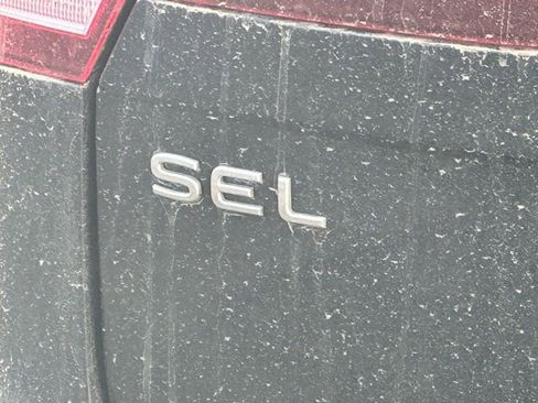 Used 2024 Volkswagen Tiguan SEL R-Line w/ MDO Package, Two-Row image 5