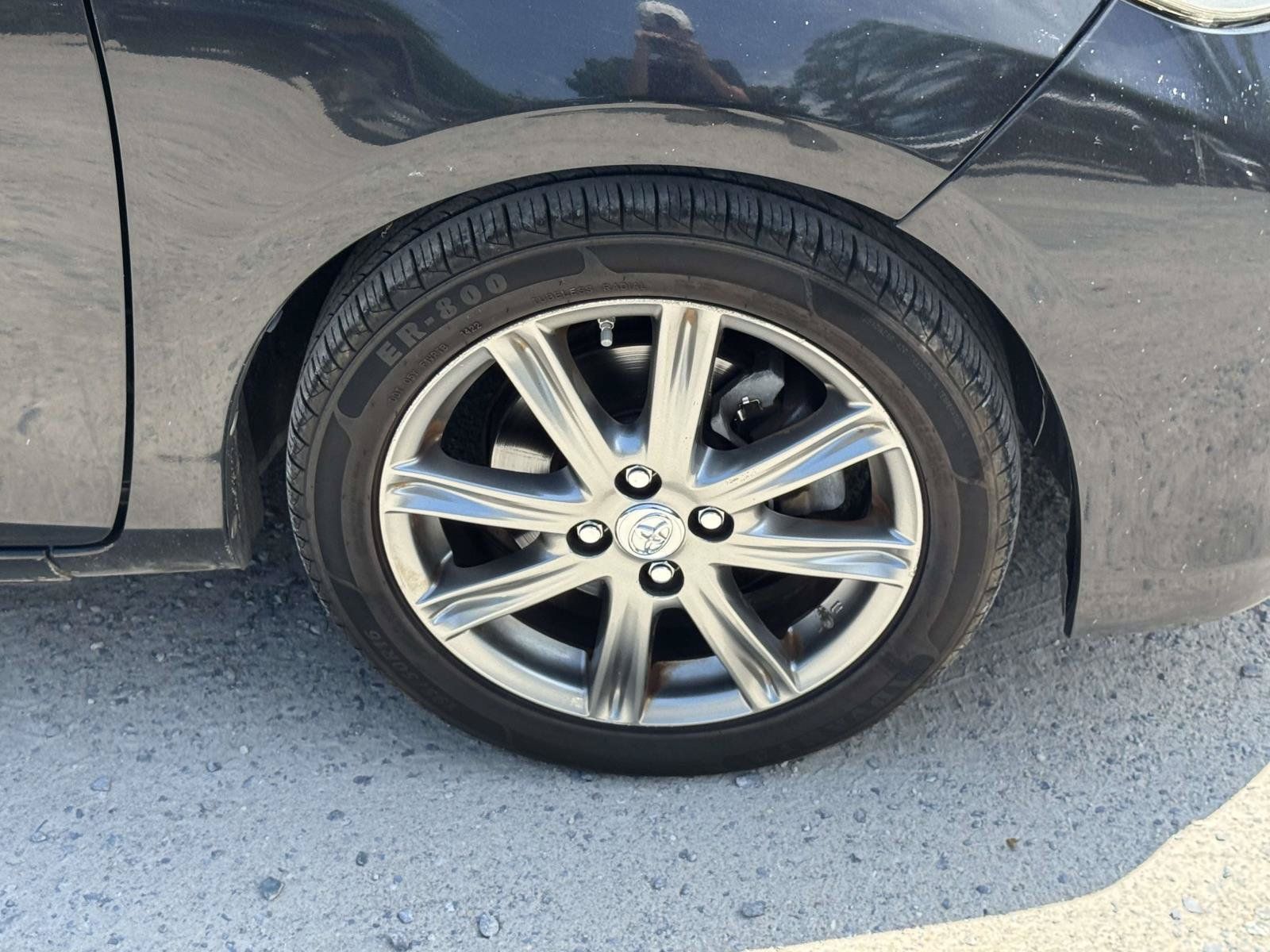 Used 2012 Toyota Yaris SE FWD image 6