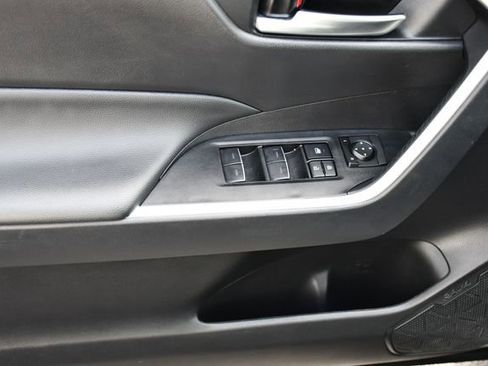 Used 2025 Toyota RAV4 XLE AWD/4WD image 24
