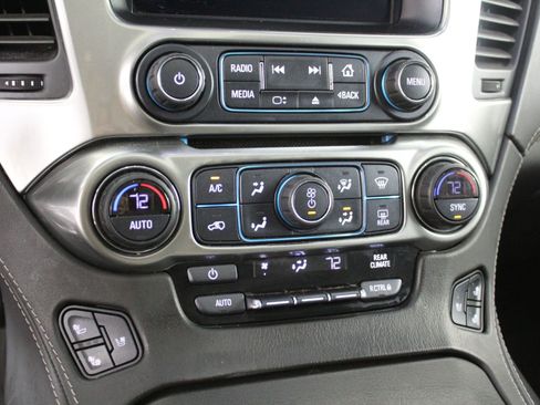 Used 2018 Chevrolet Suburban Premier image 17
