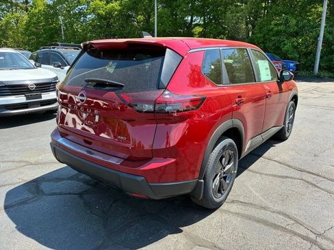 Used 2025 Nissan Rogue SV AWD/4WD image 5