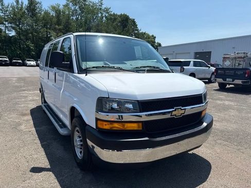Used 2024 Chevrolet Express 2500 w/ Driver Convenience Package RWD image 4