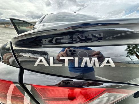 Used 2023 Nissan Altima 2.5 SR w/ SR Premium Package image 32