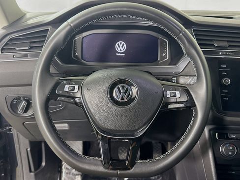 Used 2021 Volkswagen Tiguan SEL AWD/4WD image 14