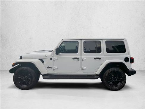 Used 2021 Jeep Wrangler Unlimited Sahara image 2