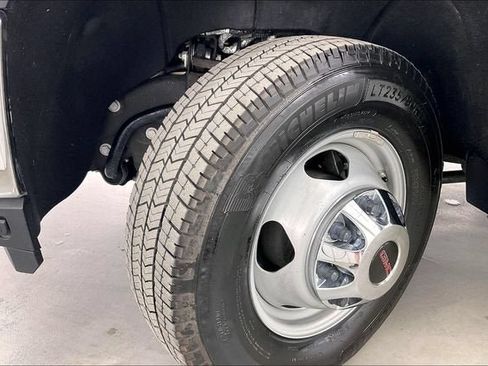 Certified 2023 GMC Sierra 3500 SLT w/ SLT Premium Package AWD/4WD image 33