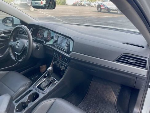 Used 2021 Volkswagen Jetta SE FWD image 20