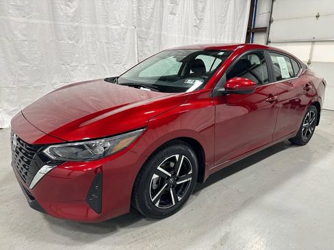 Used 2025 Nissan Sentra SV image 3