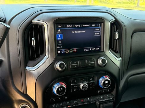 Used 2023 GMC Sierra 2500 Denali w/ Denali Ultimate Package AWD/4WD image 20