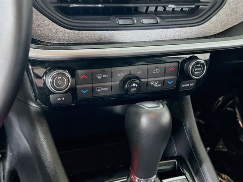 Used 2022 Jeep Compass Latitude w/ Convenience Group image 15