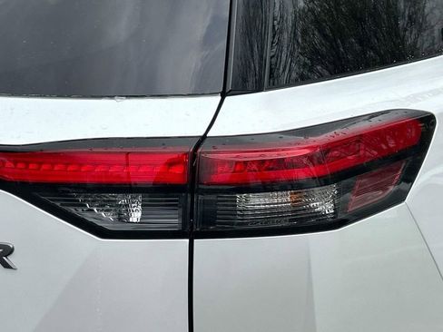 New 2026 Nissan Pathfinder SL w/ SL Premium Package AWD/4WD image 10