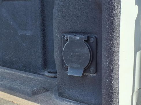 Used 2024 GMC Sierra 2500 Pro w/ Convenience Package image 21