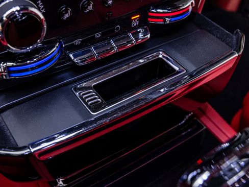 Used 2019 Rolls-Royce Phantom Sedan image 58