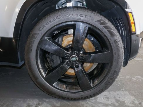 Used 2024 Land Rover Defender 130 X-Dynamic SE AWD/4WD image 39