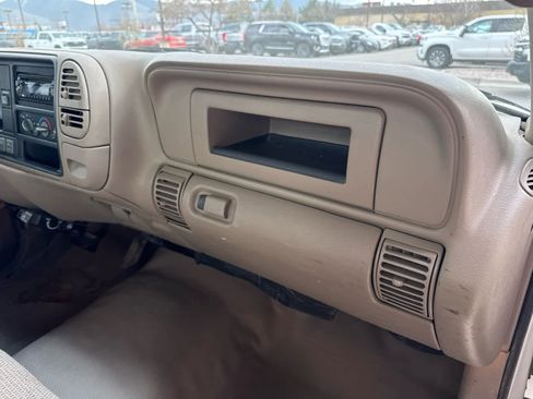 Used 1999 Chevrolet Silverado 2500 4x4 Regular Cab w/ Comfort & Convenience Pkg image 29