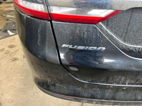 Used 2018 Ford Fusion SE w/ Fusion SE Technology Package image 10