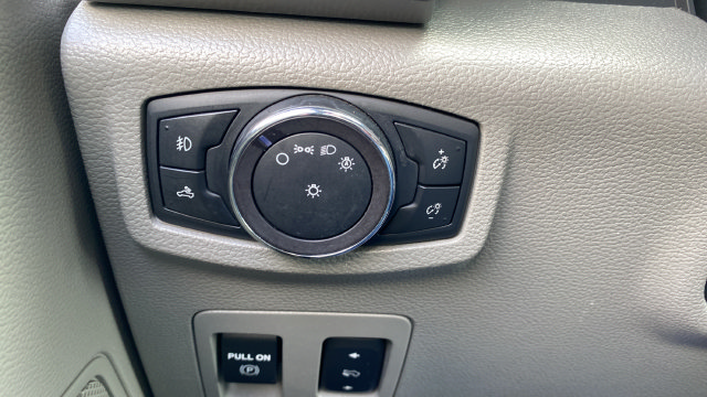 Used 2019 Ford F150 XLT w/ Equipment Group 302A Luxury AWD/4WD image 12